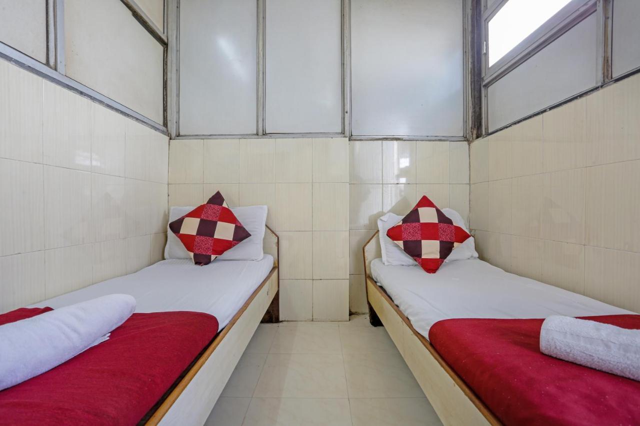 Terminus Hotel Bandra Mumbai Bagian luar foto
