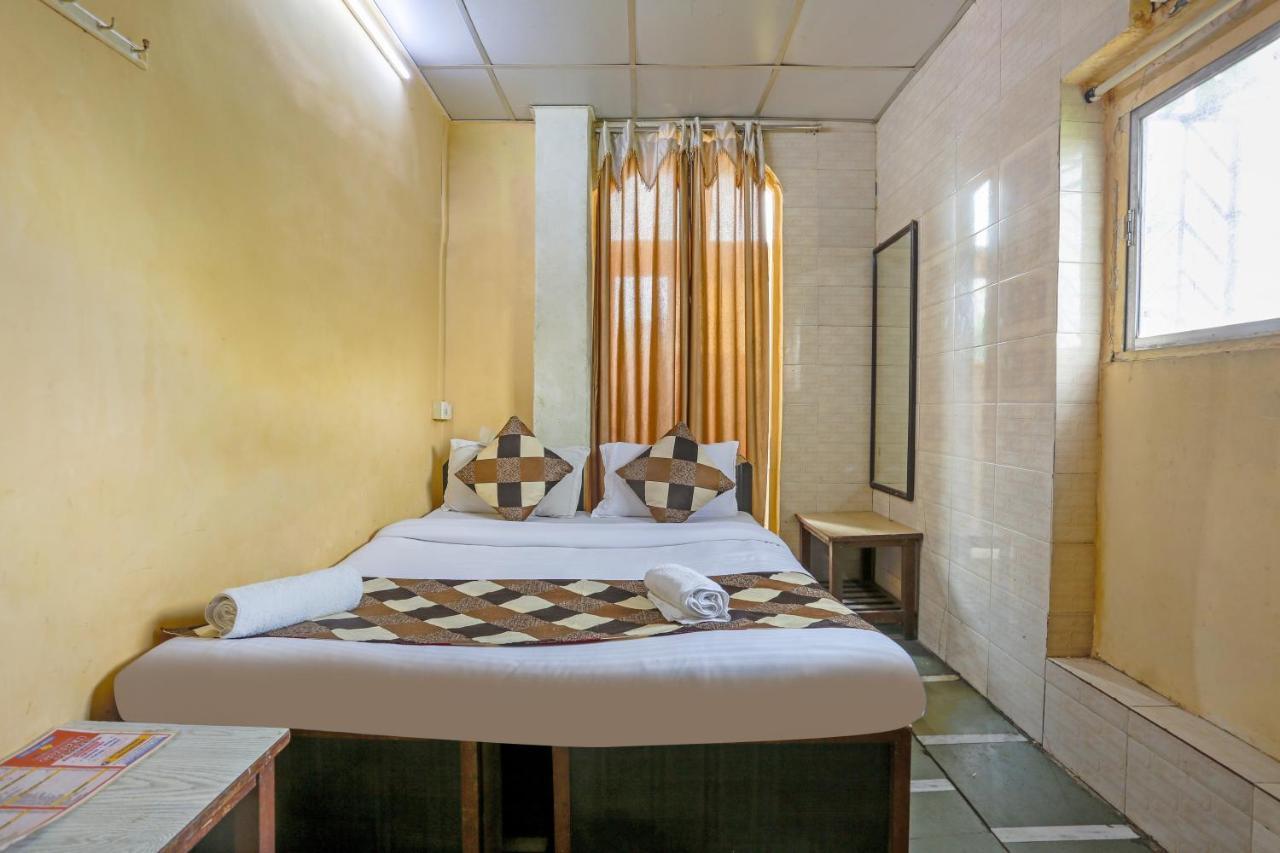 Terminus Hotel Bandra Mumbai Bagian luar foto